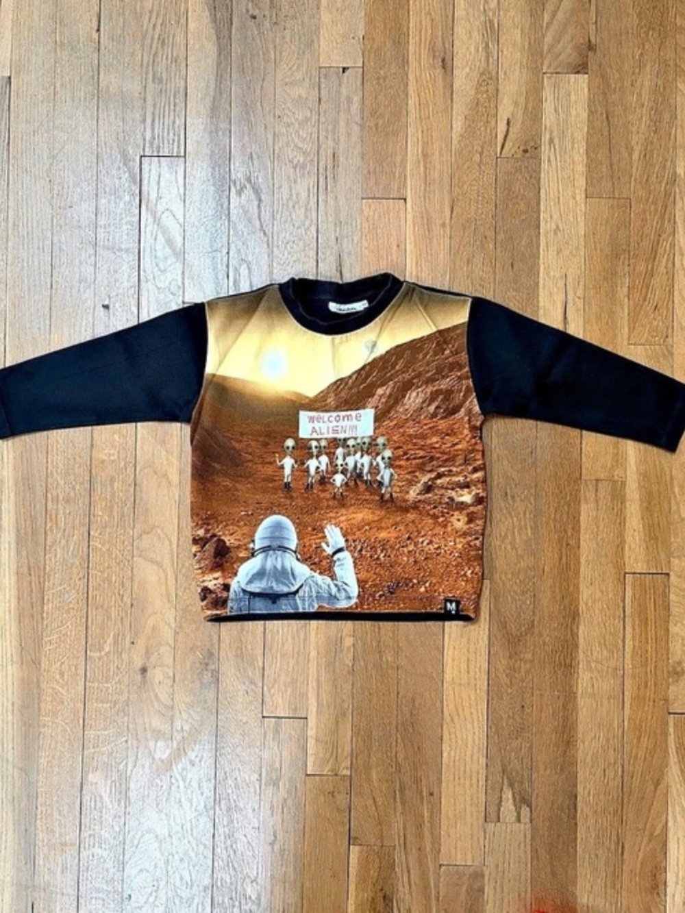 Molo Alien Graphic Long Sleeve Tee Kids size 104 (4Y)